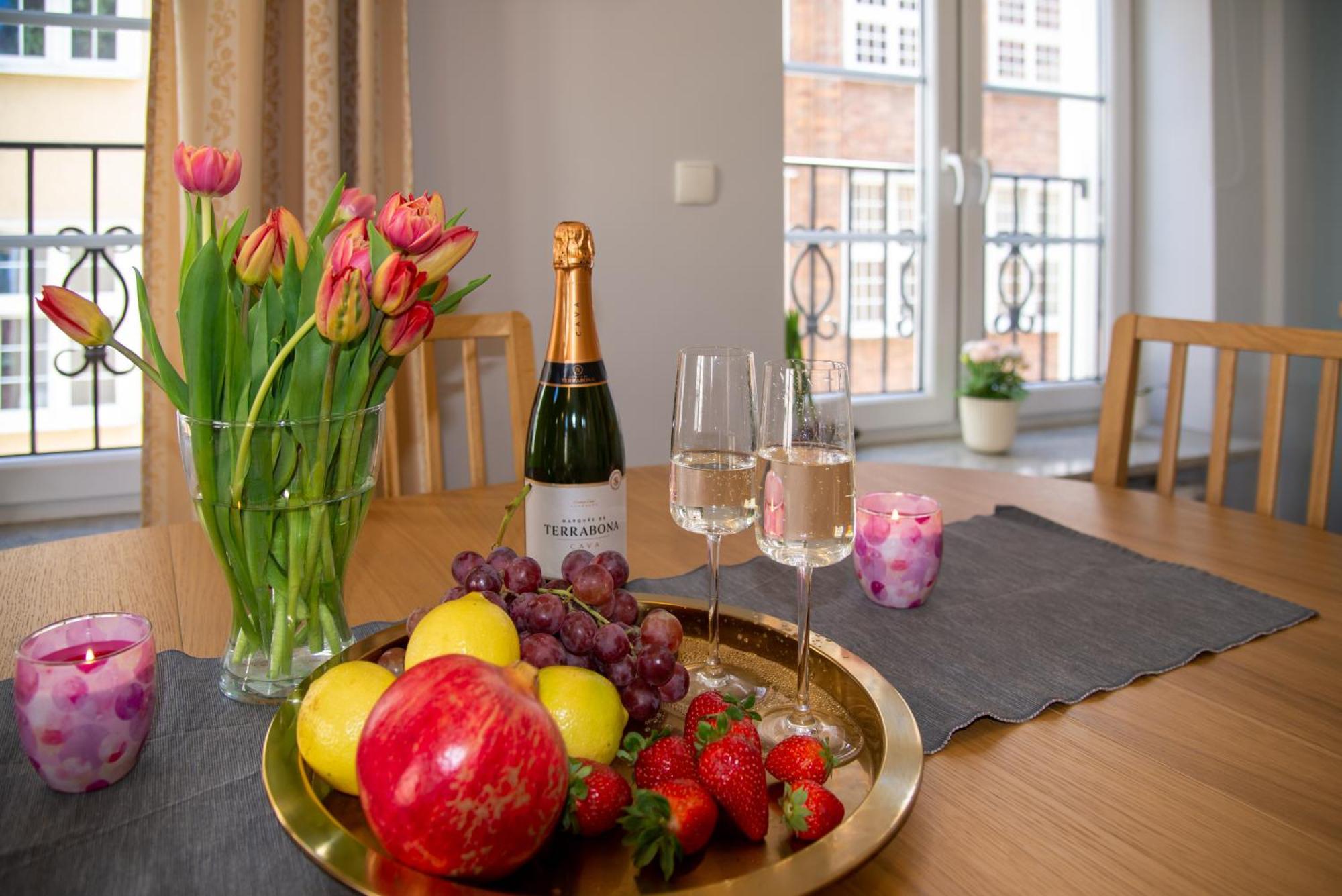 Maya'S Flats & Resorts - Staromiejski Apartments Gdańsk Kültér fotó